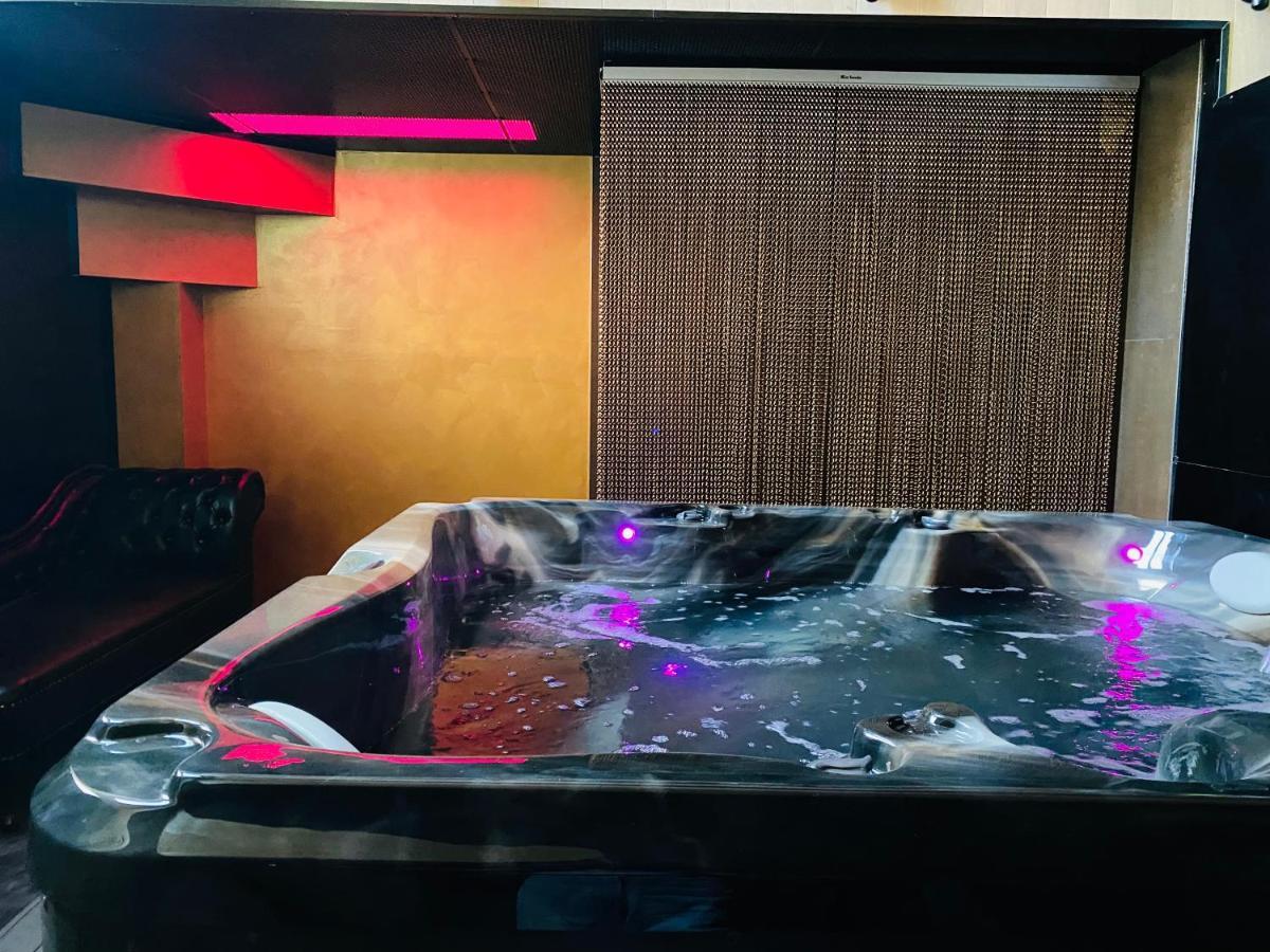 Mieuxqualhotel Jacuzzi Privatif Love Room บอร์โด ภายนอก รูปภาพ