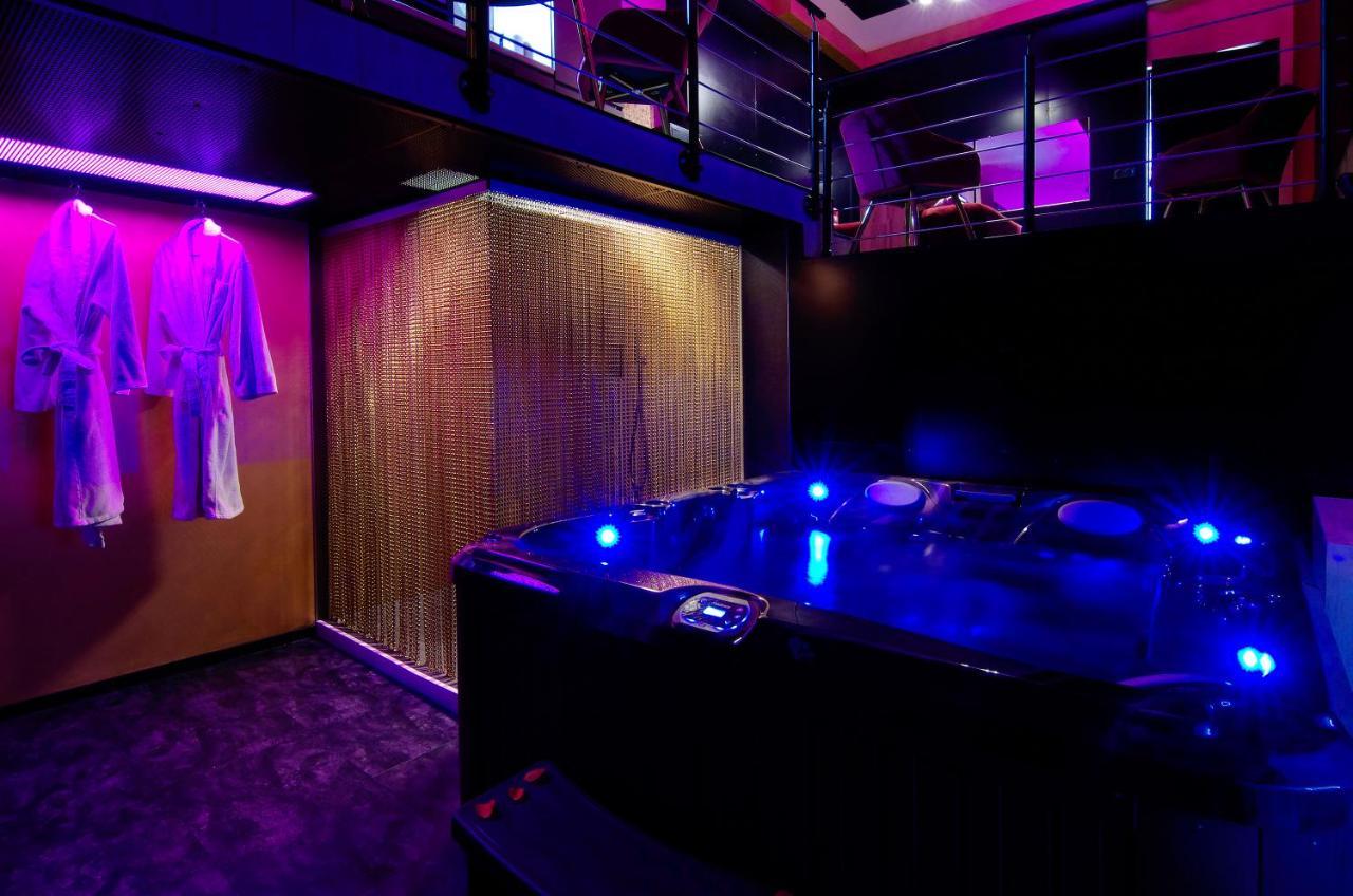 Mieuxqualhotel Jacuzzi Privatif Love Room บอร์โด ภายนอก รูปภาพ
